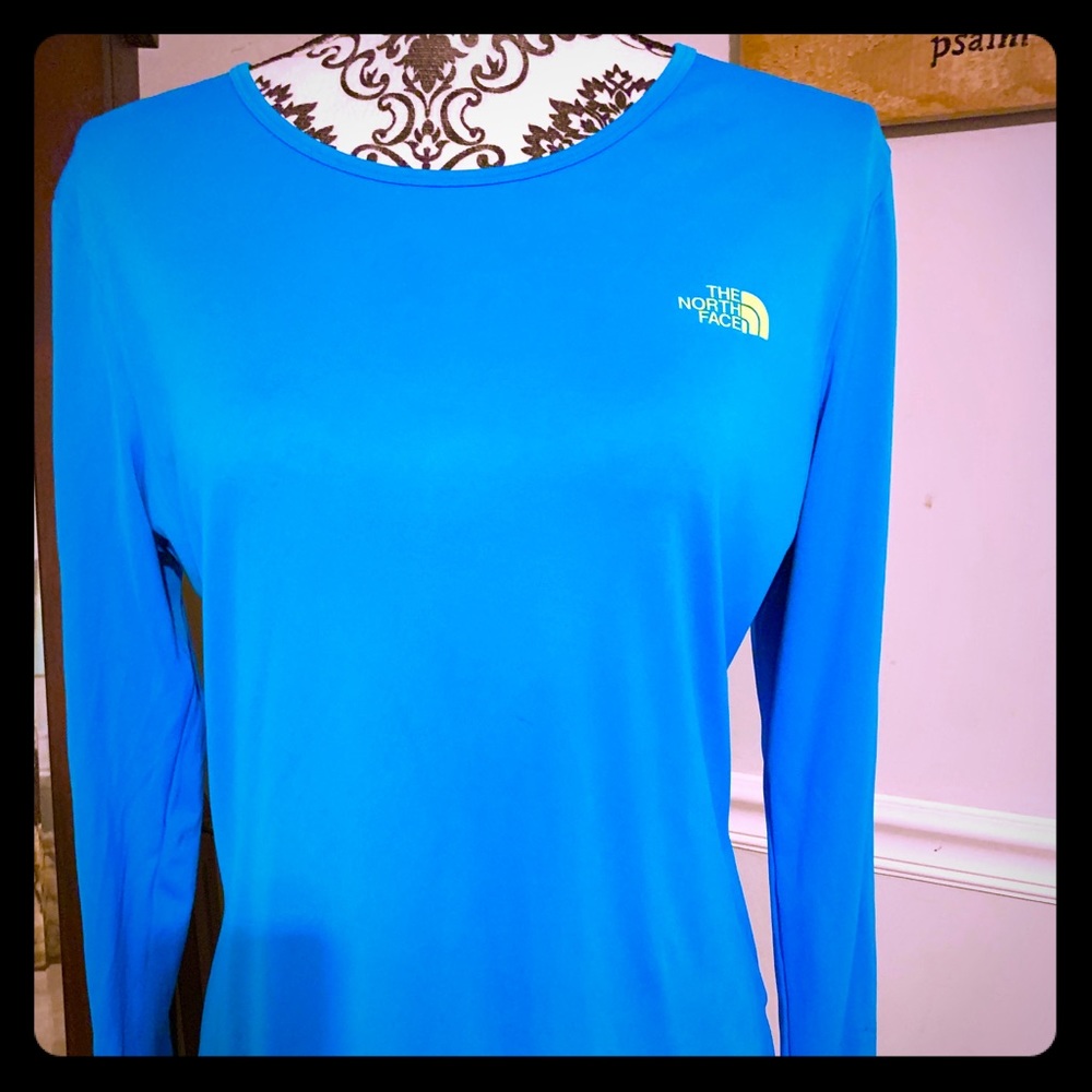 👕 PERFECT Little North Face Shirt ❤️